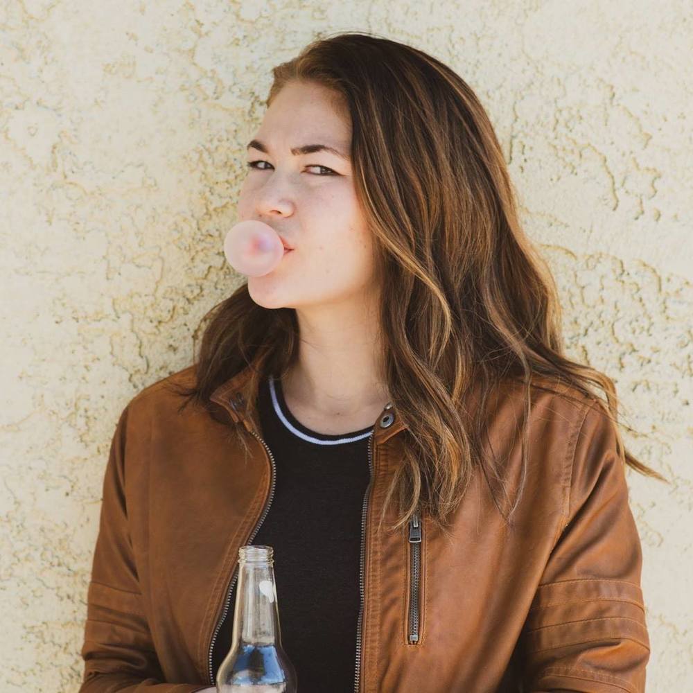 Meet your Posher, Larissa